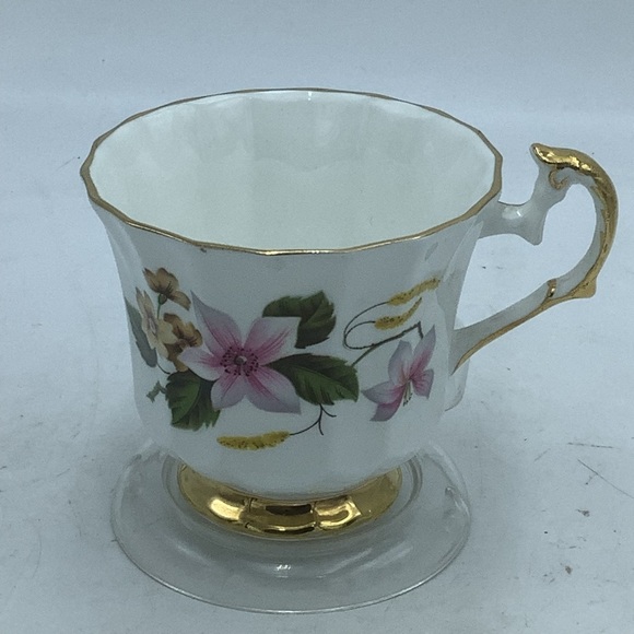 Taylor and Kent England Elizabethan Fine Bone China Teacup and Saucer - Picture 8 of 13
